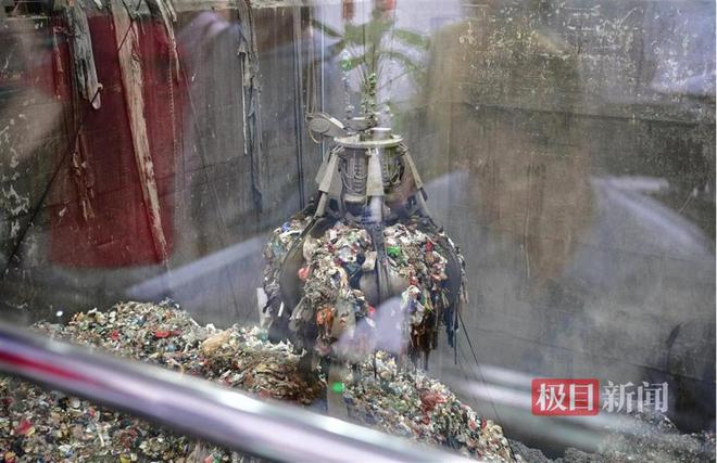 垃圾也能废物利用！武汉环境志愿者组团参观垃圾发电全过程(图2)