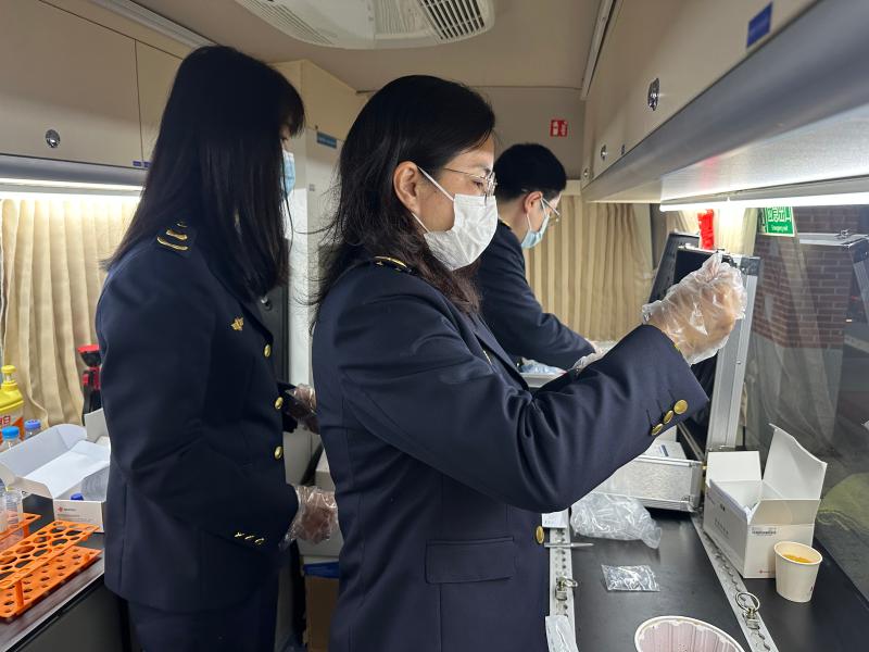 米乐M6：福清市举办2025年“3·15”国际消费者权益日系列宣传活动(图3)