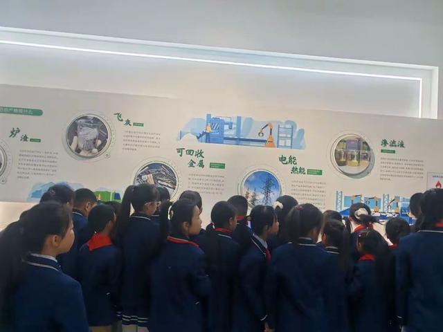 灞桥区老洞小学开启一场“变废为宝”奇妙发现之旅(图4)