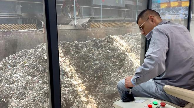 从“垃圾围城”到“绿色赋能”的生态革命——记者探访垃圾如何变身绿色能源(图4)