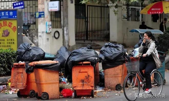 米乐M6平台：万万没想到我国又开始“反人类操作”陷入了垃圾不够用的困境(图7)