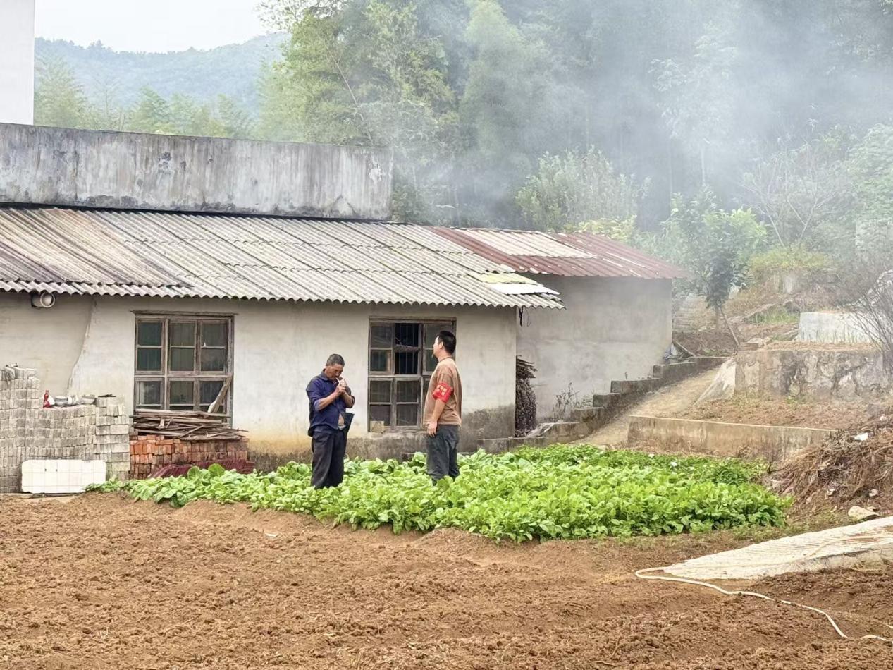 东至县洋湖镇：金秋织密“禁烧网”守护蓝天保丰收(图2)