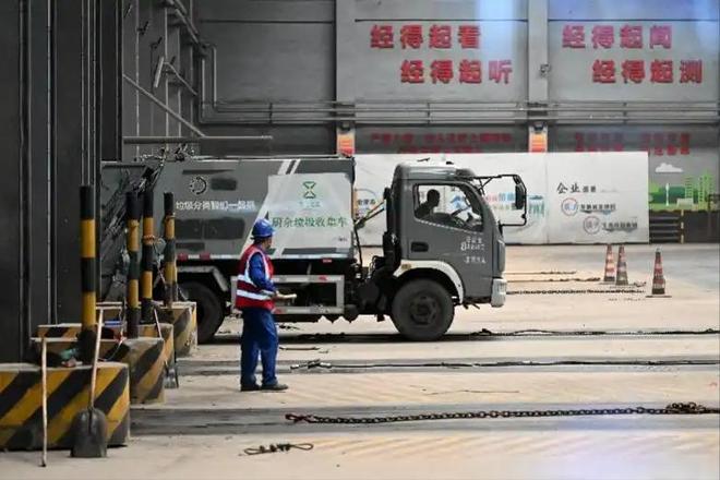 米乐M6：垃圾成宝贵资源？焚烧厂花钱买垃圾烧埋20年的都挖出来返工(图16)