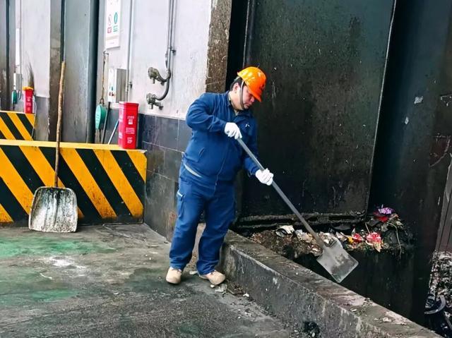 致敬平凡——“城市美容师”的一天（六）(图4)