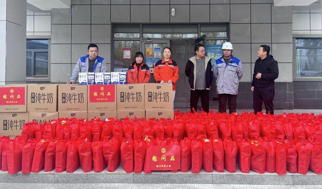 宁夏银川市总工会为1554名艰苦岗位一线职工发放暖心礼包(图2)