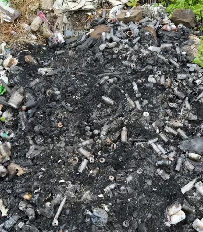 米乐M6：云南彝良一山沟缓坡处现大量露天垃圾拍摄者称至少数十吨当地镇政府：已连夜处置