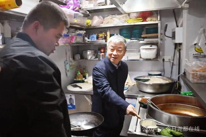 于乐以“四不两直”方式开展环保夜查工作(图3)