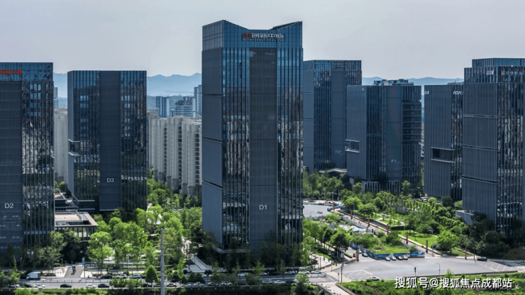 成都【中铁卓萃】售楼处电线月最新房价及热销户型图春节优惠限时享了解楼盘详情。(图4)