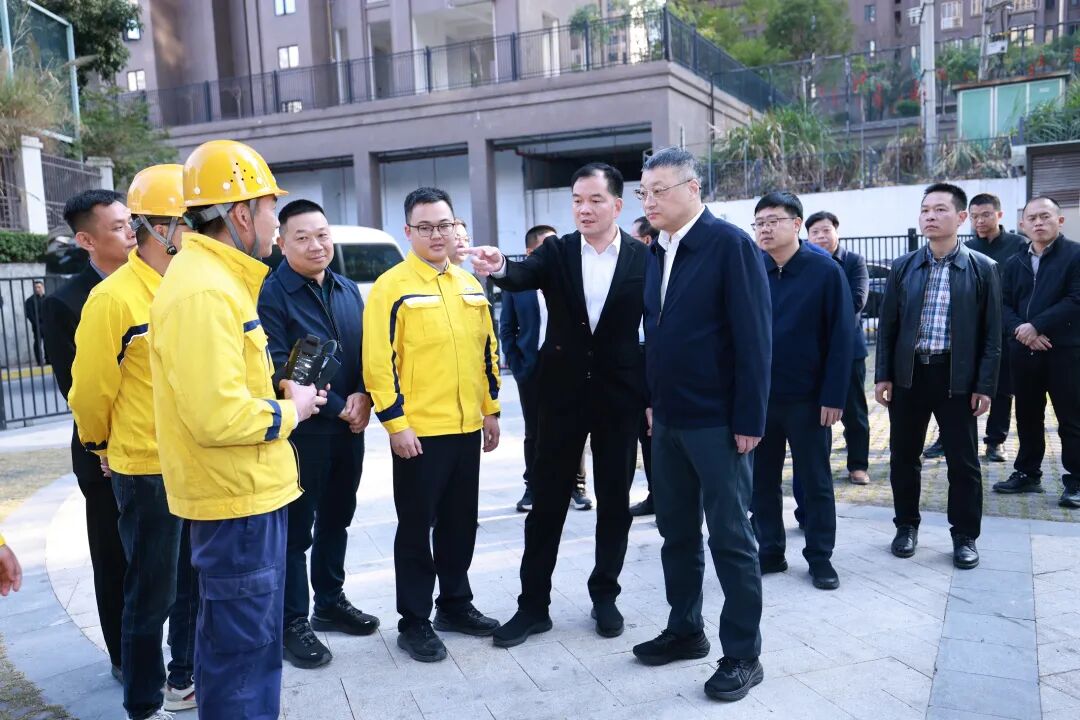 吴毓舟调研不停工、不停产企业并慰问一线员工(图2)